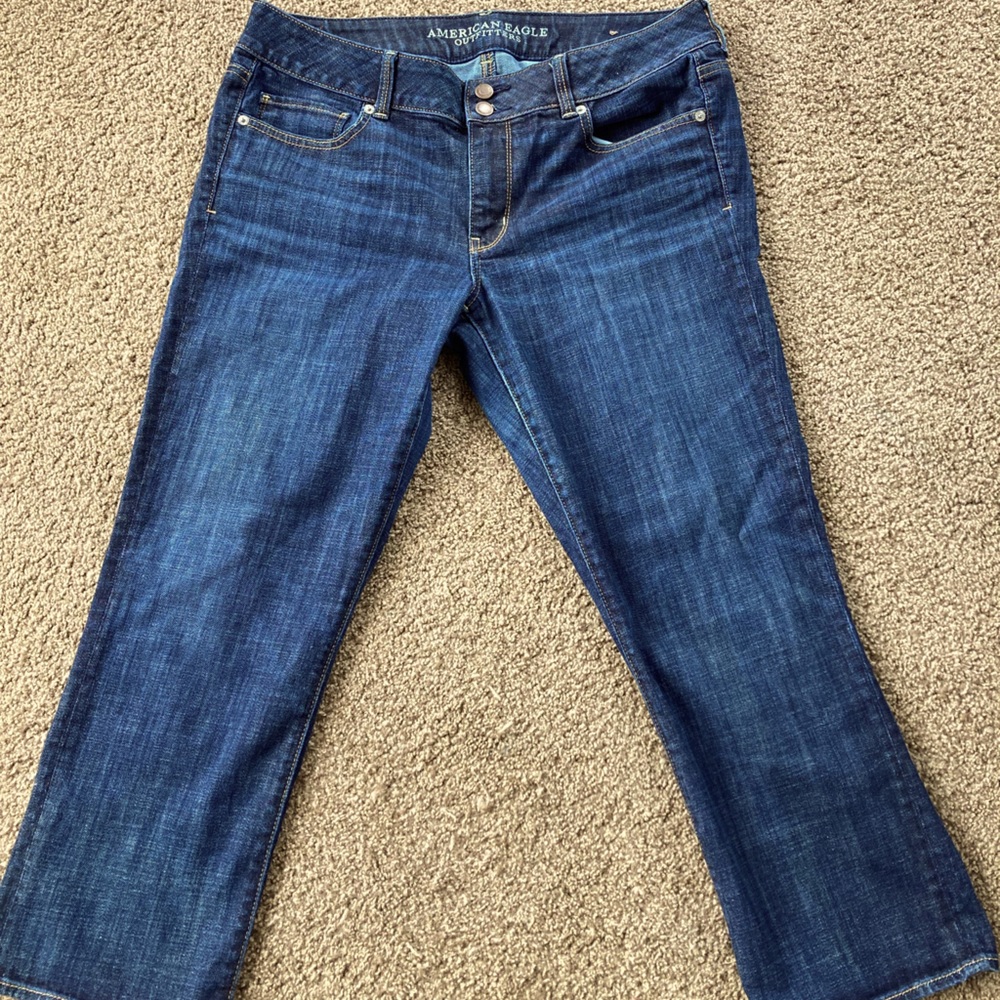 American Eagle Artist Crop